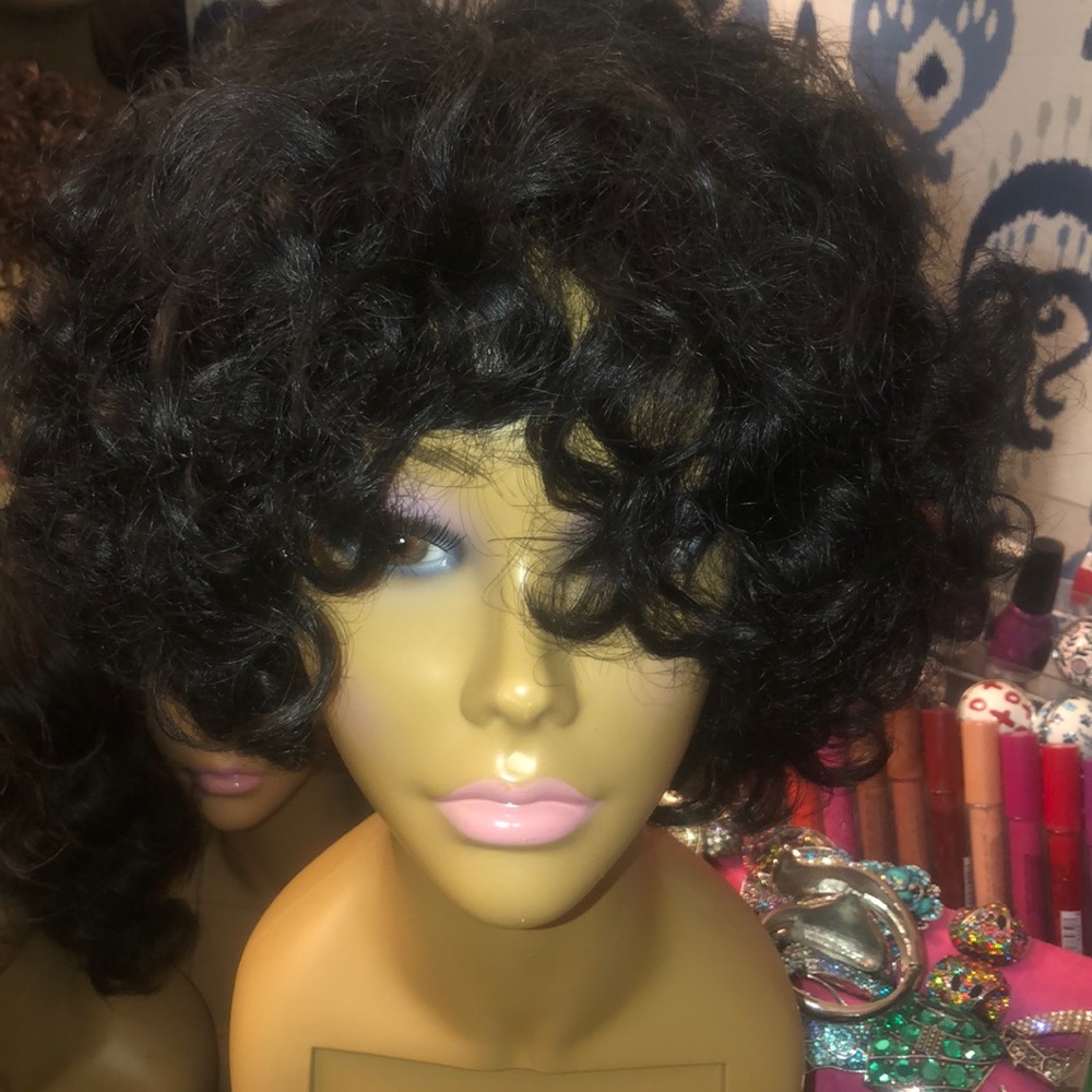 Short curly 100% human hair wig